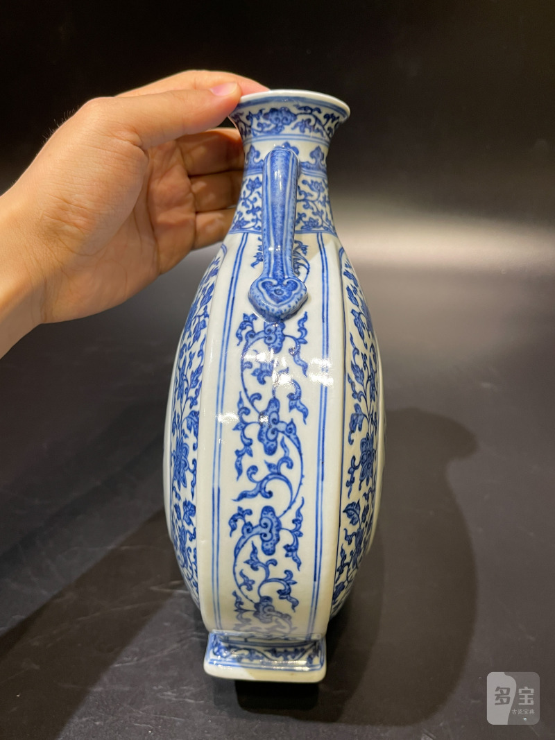 清 青花缠枝莲开光福寿纹杏圆抱月瓶 - 图4